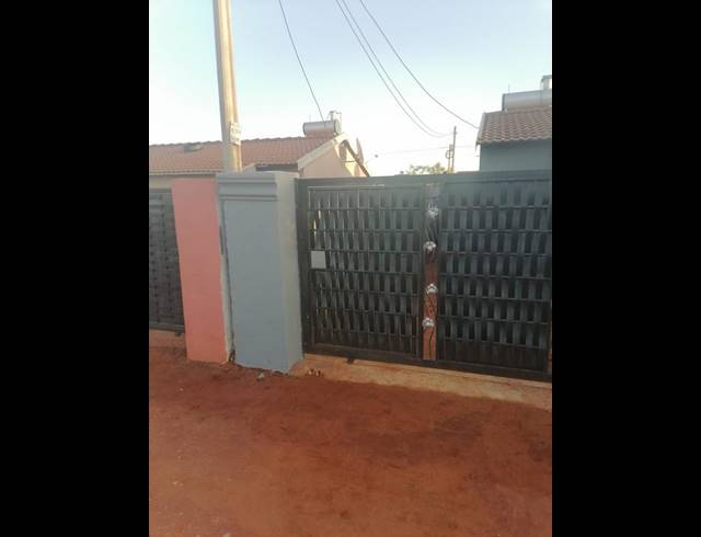 2 BEDROOM HOUSE FOR SALE IN LEHAE